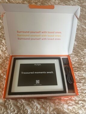 Skylight Digital Photo Frame